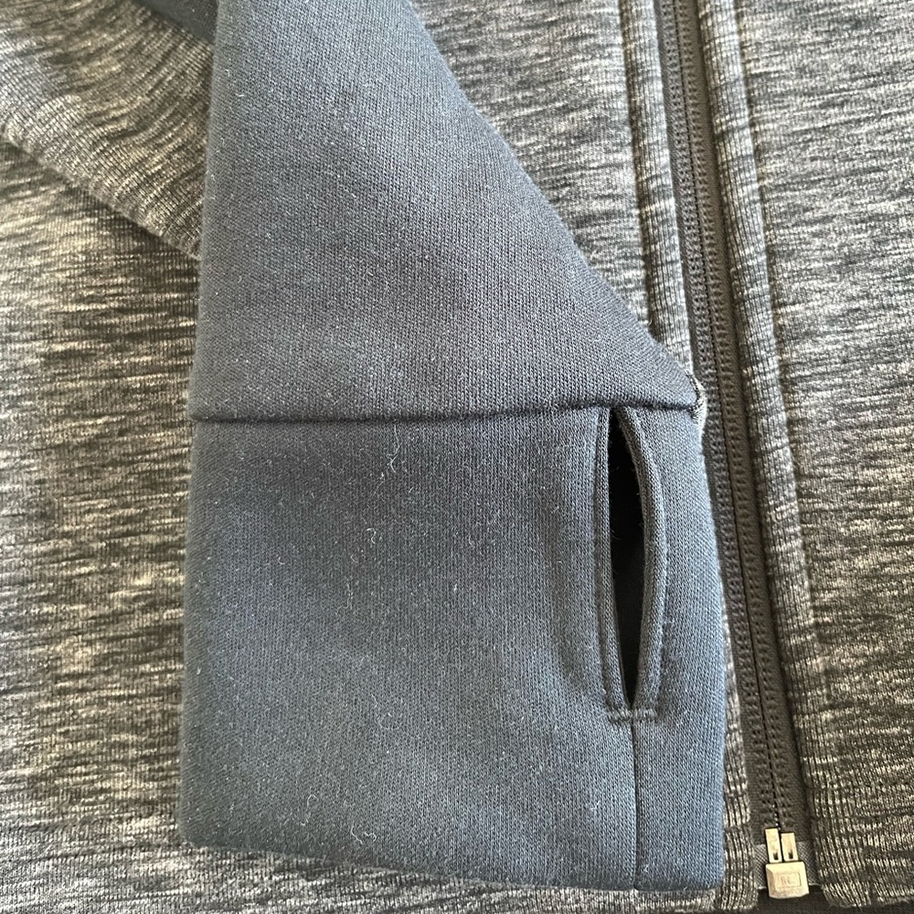 Puma jacket - Picture 4 of 4